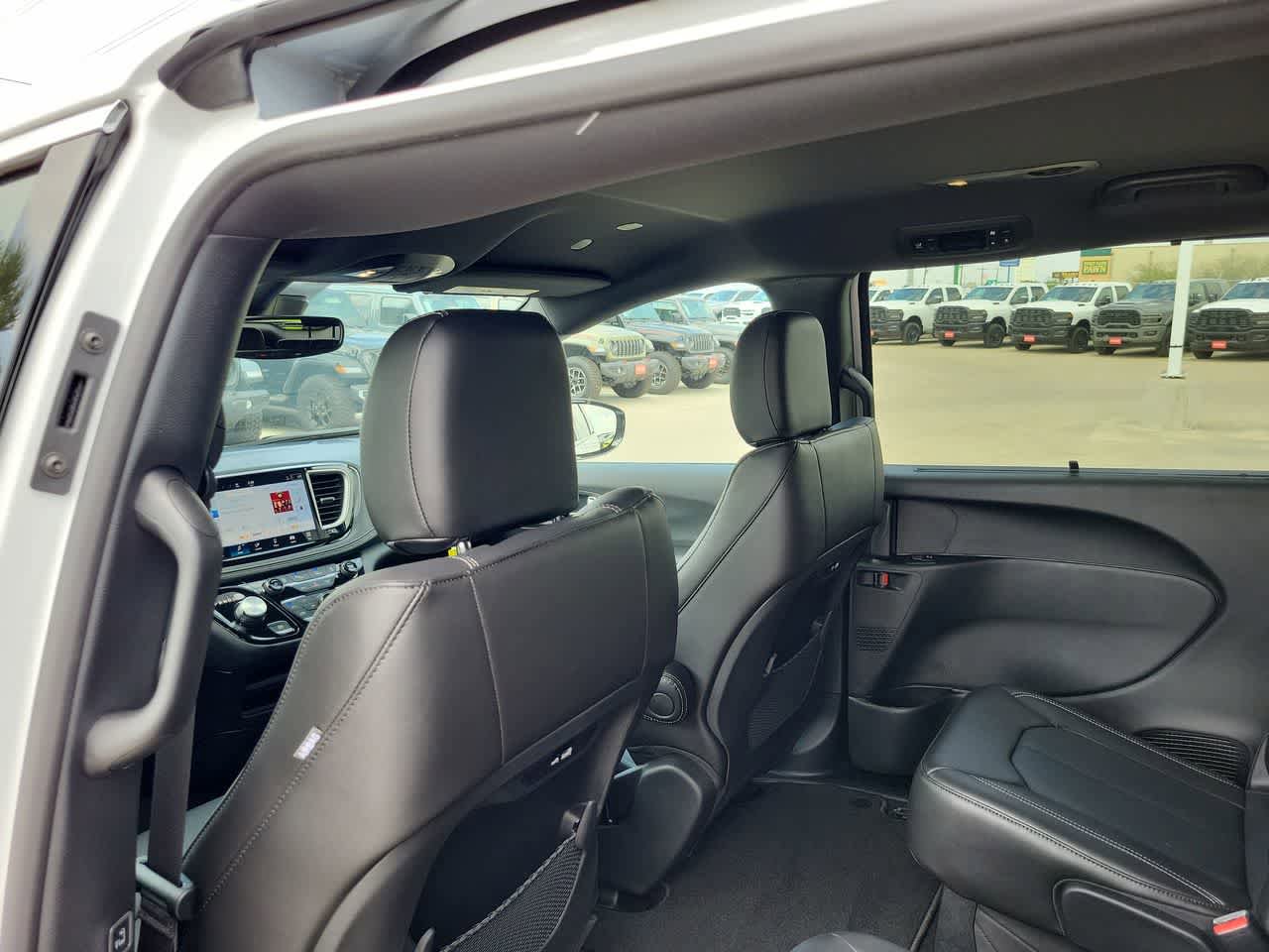 New 2026 Chrysler Pacifica Select FWD image 20