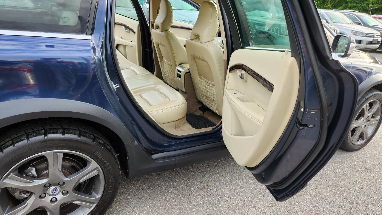 Used 2014 Volvo XC70 T6 image 39