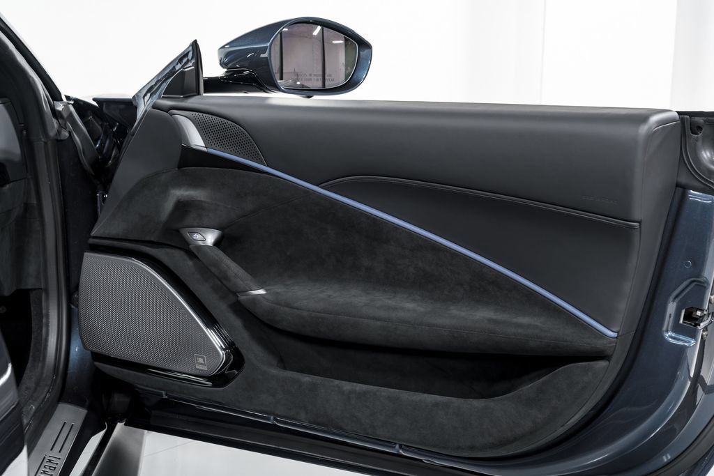 Used 2024 Ferrari Roma Spider RWD image 33