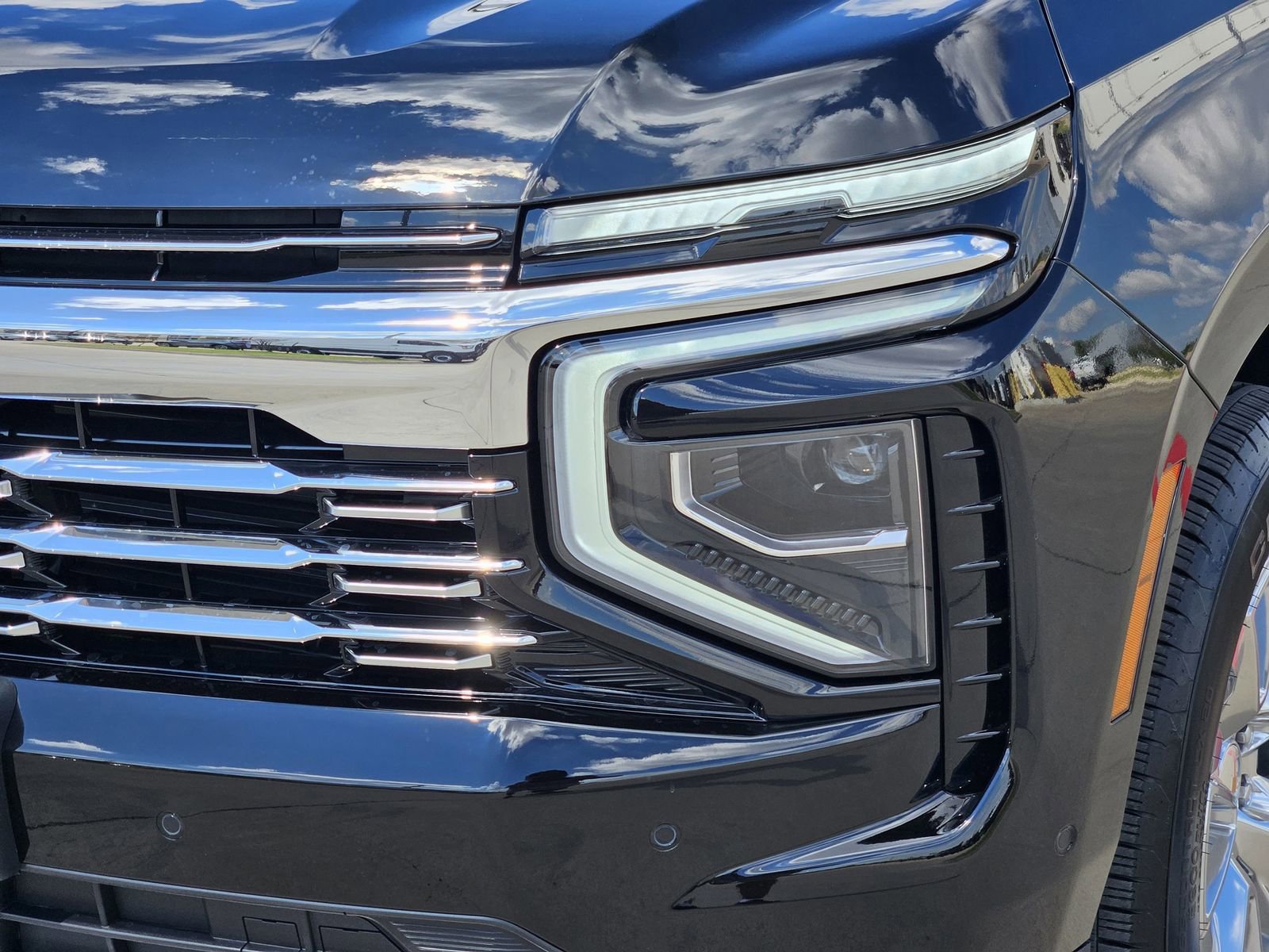New 2026 Chevrolet Suburban Premier image 11