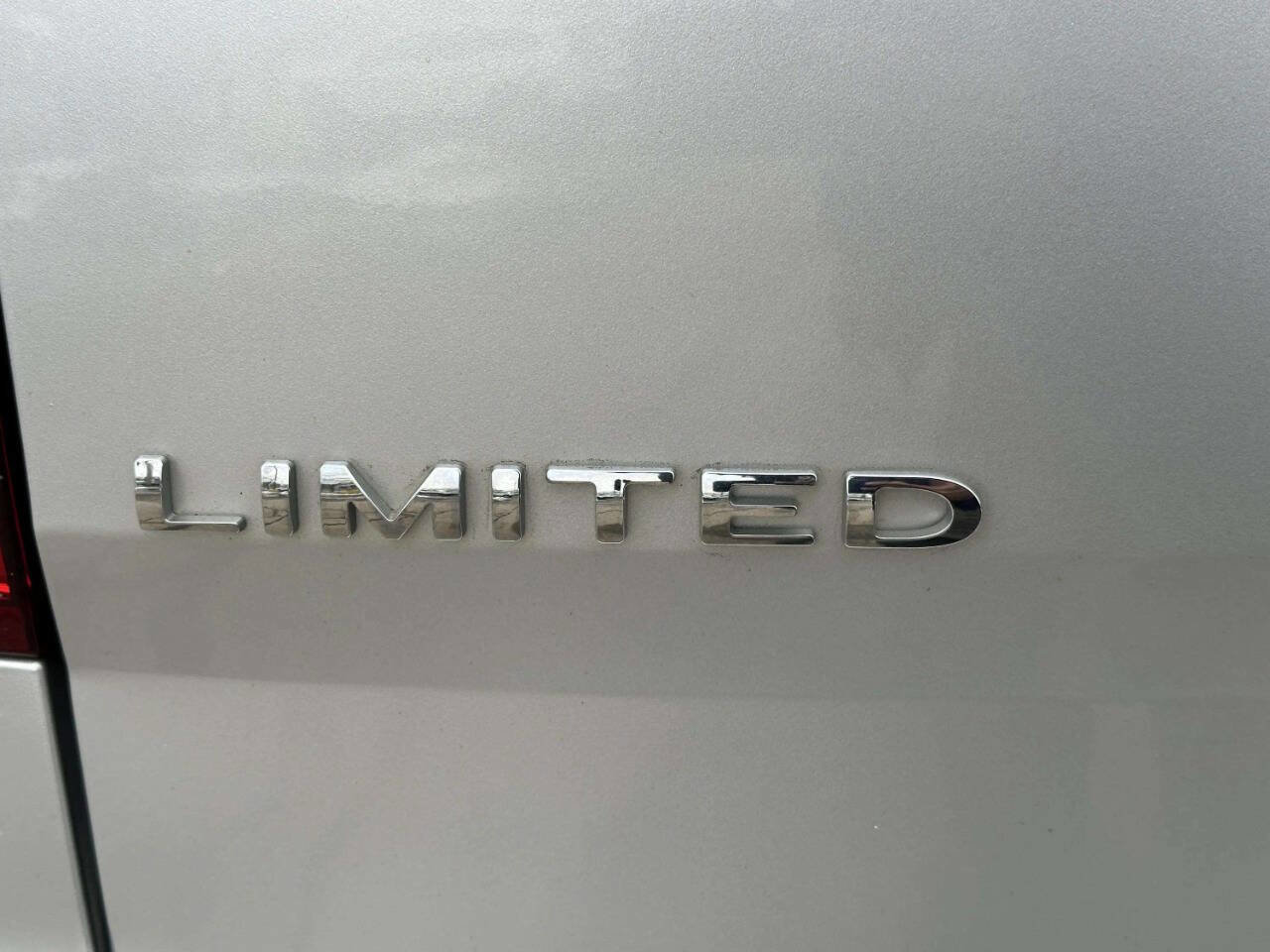 Used 2015 Ford Explorer Limited image 8