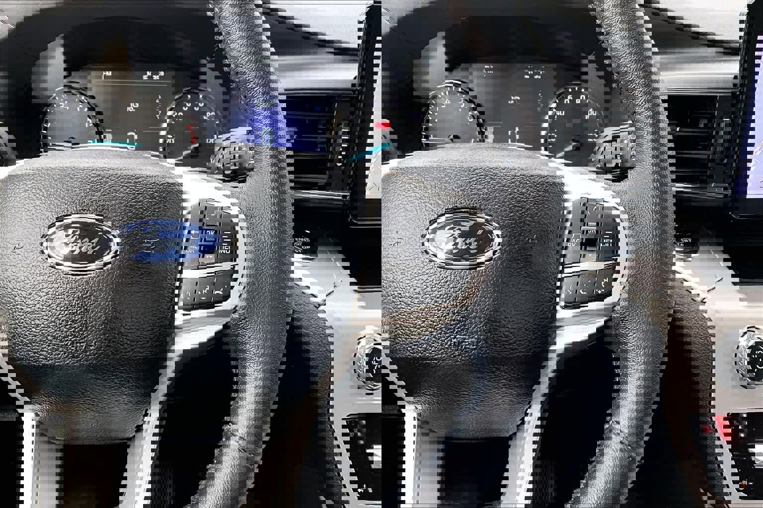 Used 2022 Ford Explorer XLT w/ Equipment Group 202A image 25