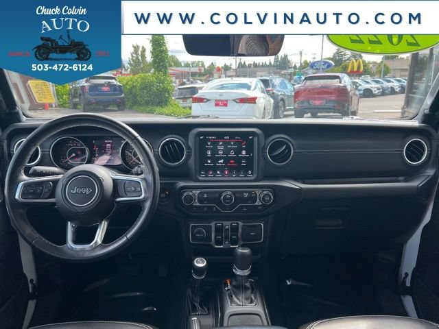 Used 2022 Jeep Wrangler Unlimited Sahara AWD/4WD image 17
