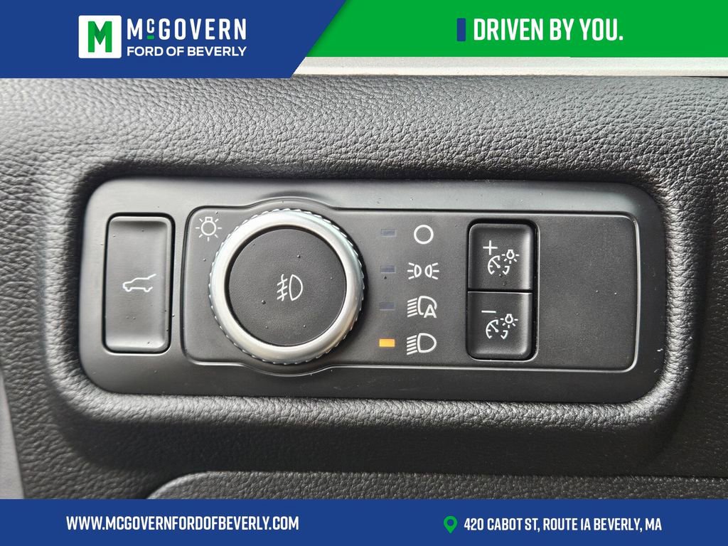 Used 2022 Ford Explorer XLT w/ Equipment Group 202A AWD/4WD image 22