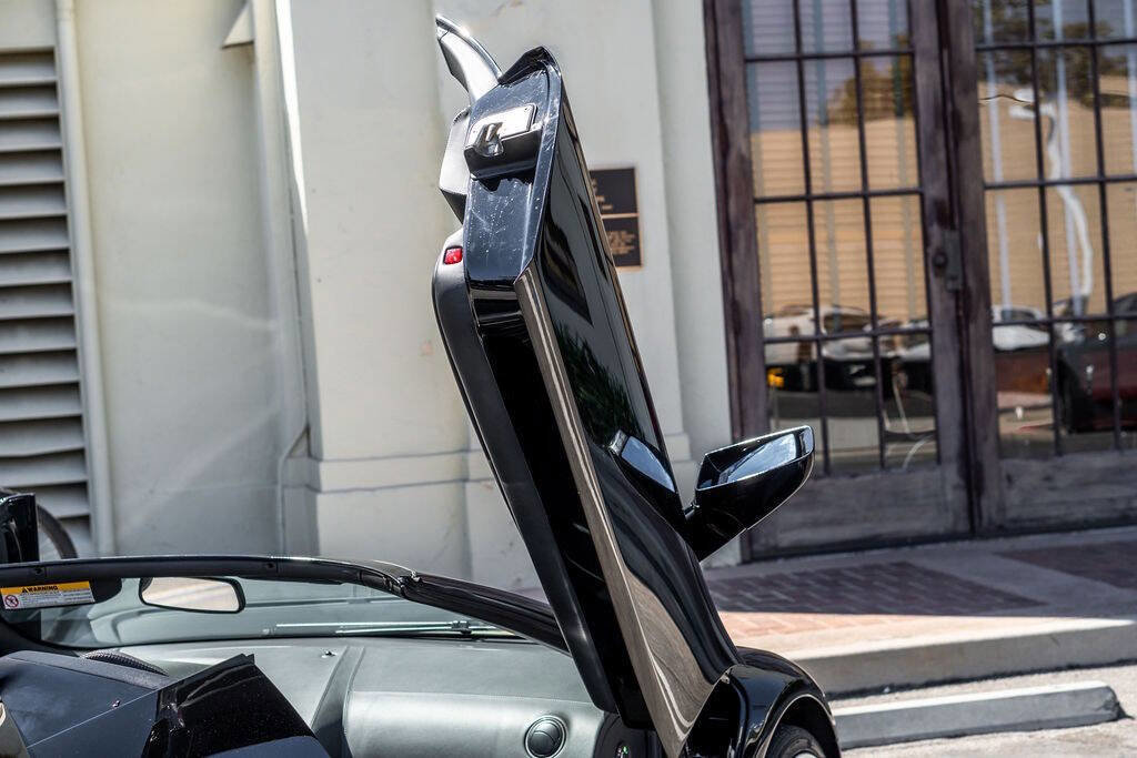 Used 2006 Lamborghini Murcielago Roadster image 95