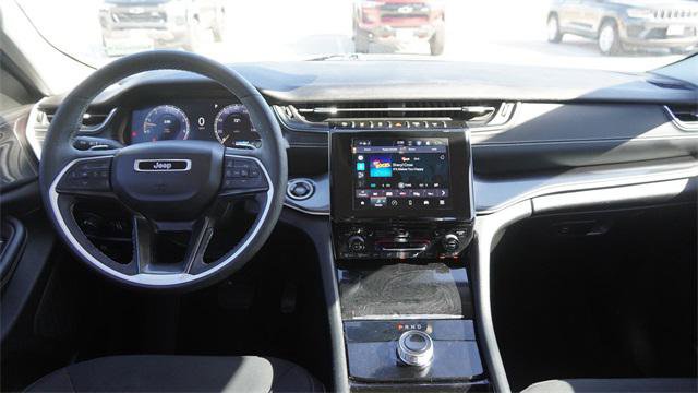 Certified 2023 Jeep Grand Cherokee Laredo w/ Luxury Tech Group I image 14