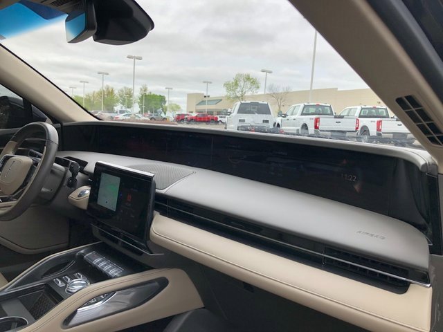 Used 2024 Lincoln Nautilus Premier w/ Equipment Group 102A image 4