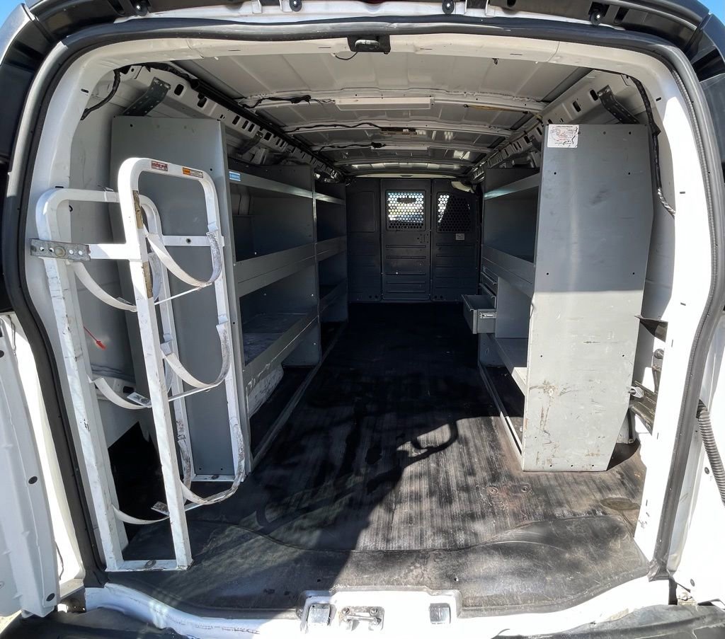 Used 2017 Chevrolet Express 2500 Extended image 12