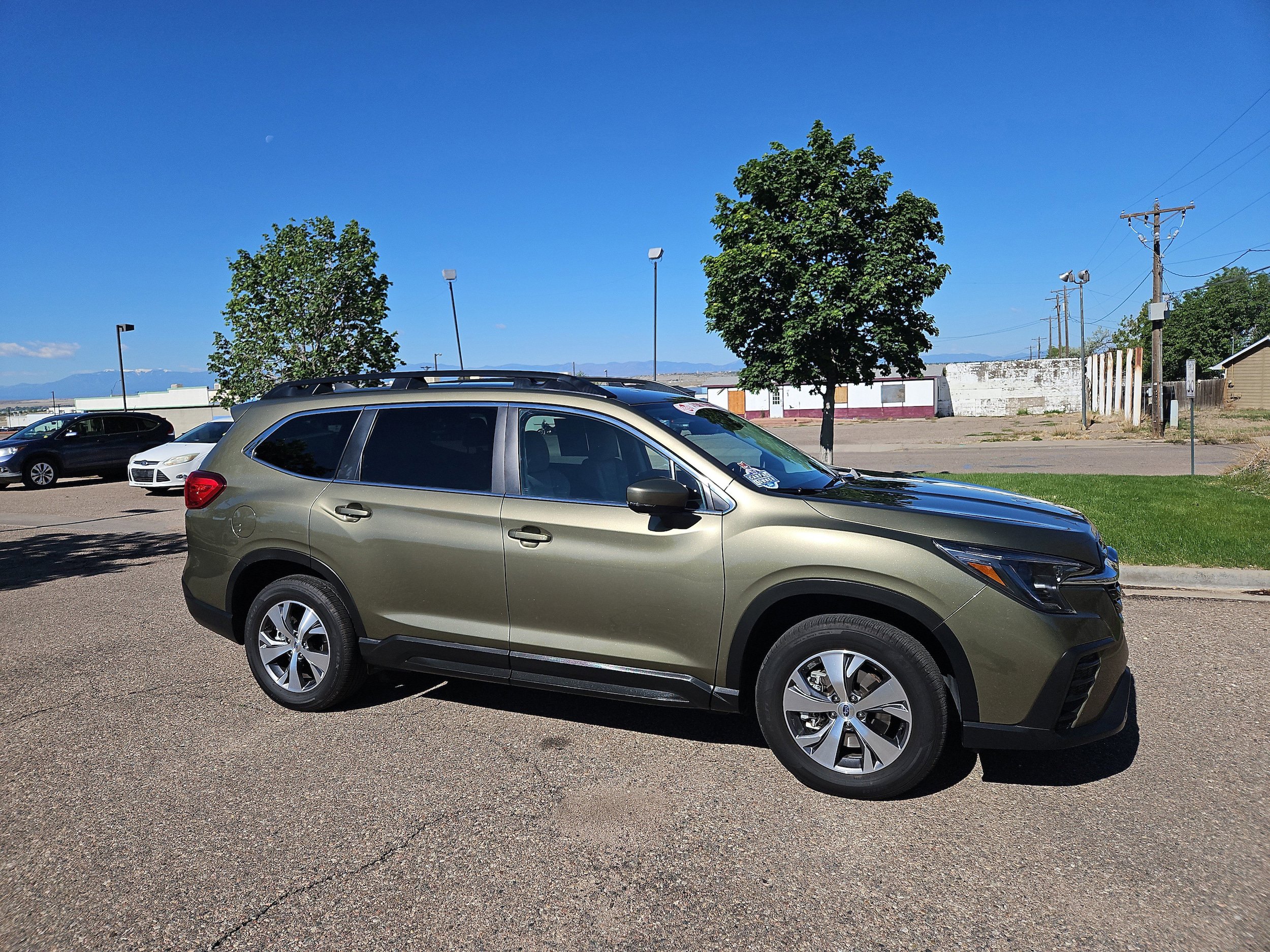 Used 2025 Subaru Ascent Premium AWD/4WD image 2