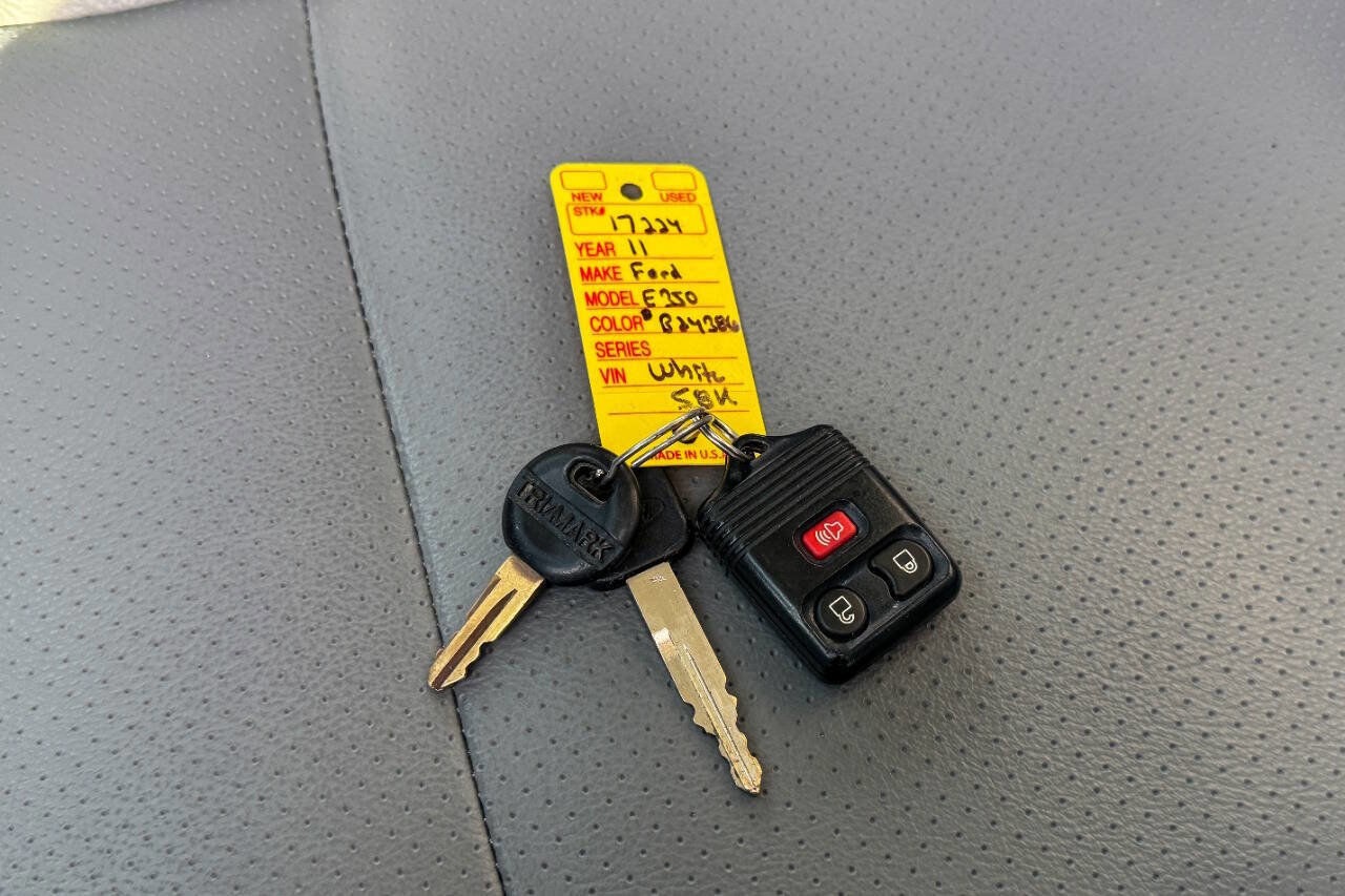 Used 2011 Ford E-350 and Econoline 350 Extended Super Duty w/ PWR Group image 47