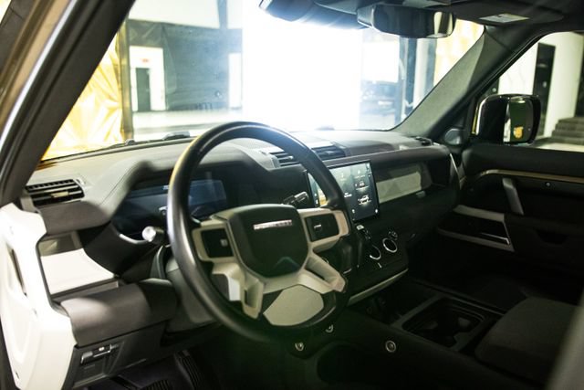 Used 2022 Land Rover Defender 110 X-Dynamic SE AWD/4WD image 10