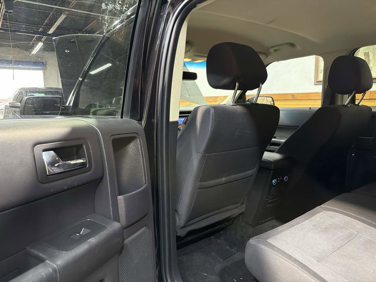 Used 2019 Ford Flex SE image 22