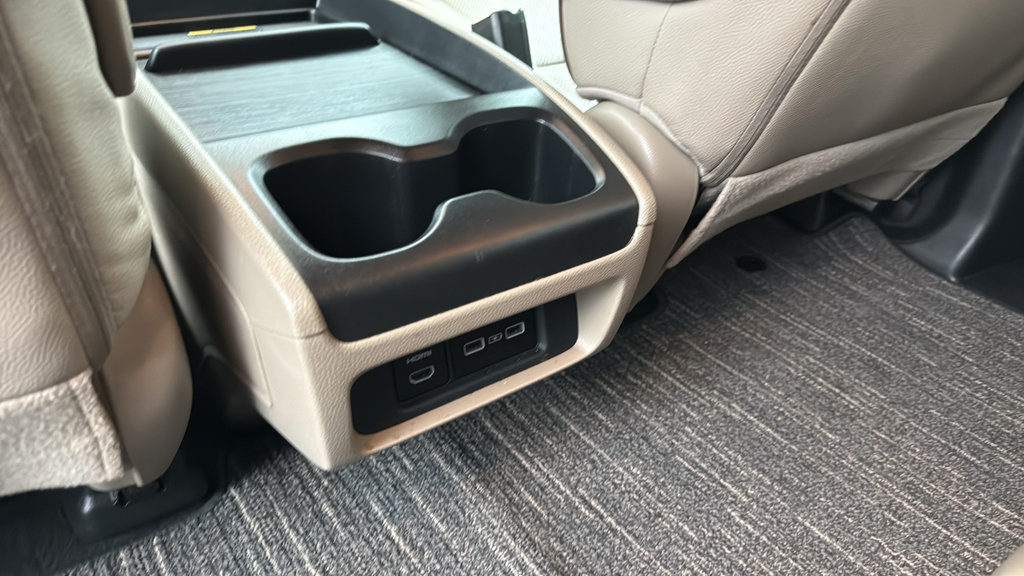 Used 2023 Honda Odyssey Elite image 16