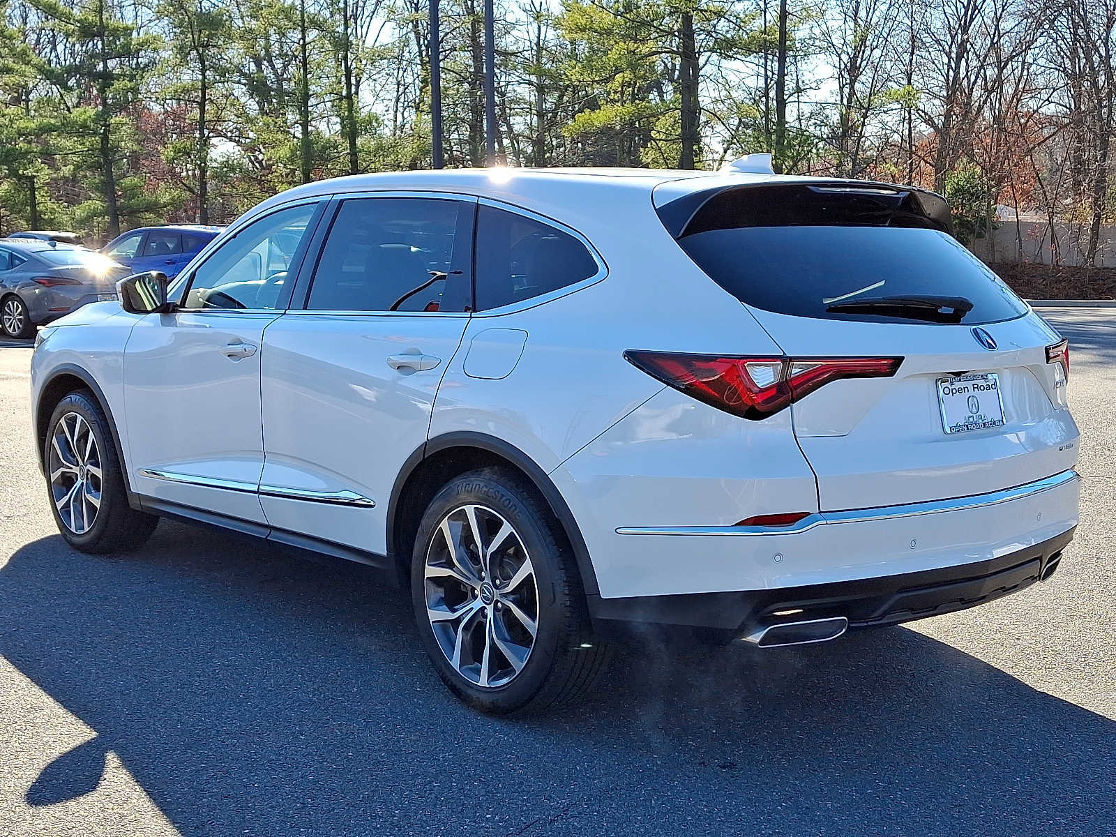 Used 2023 Acura MDX SH-AWD w/ Technology Package image 4