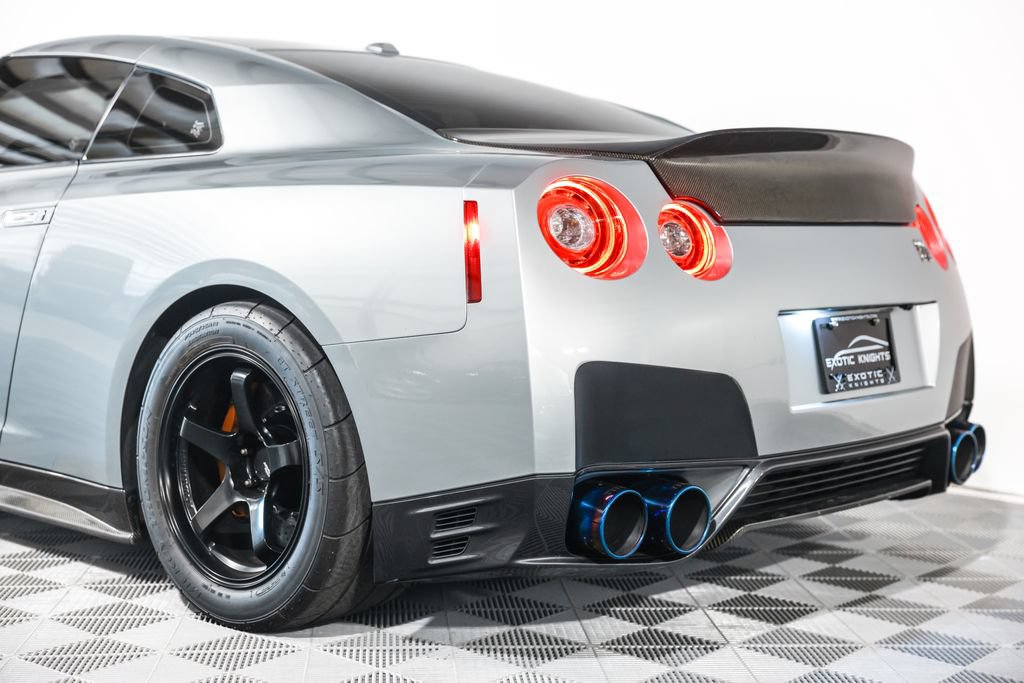 Used 2015 Nissan GT-R Black Edition AWD/4WD image 19