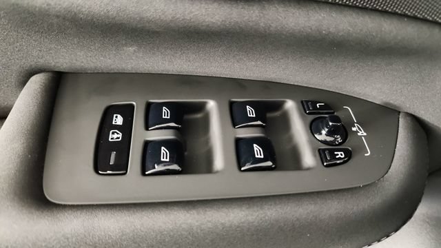 New 2026 Volvo XC90 B6 Core w/ Protection Package AWD/4WD image 10