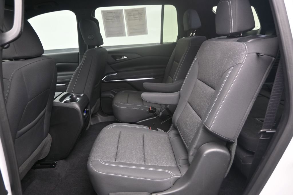 Used 2025 Chevrolet Traverse LT w/ Driver Confidence Package FWD image 14