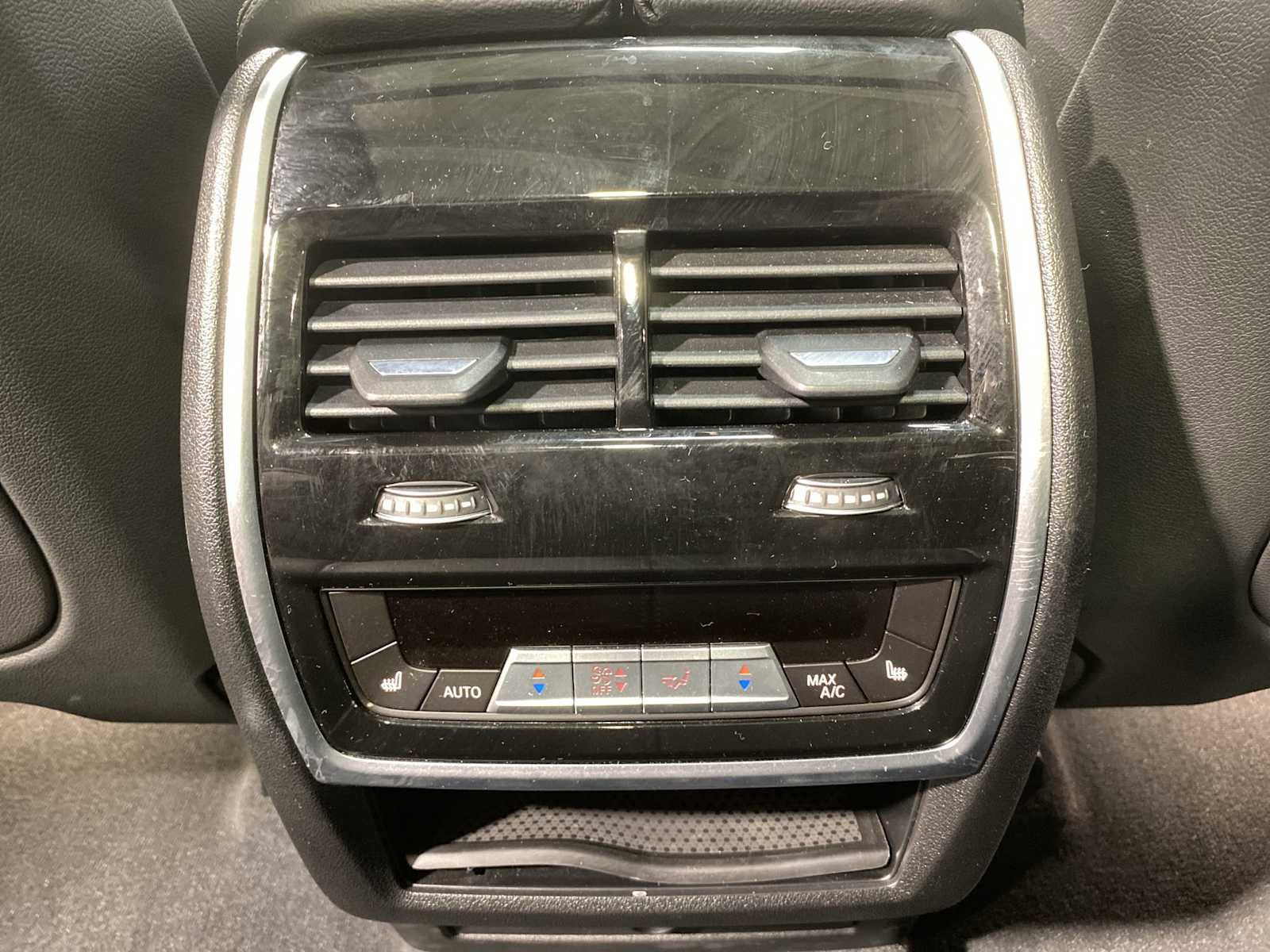 Used 2020 BMW X5 M50i image 25