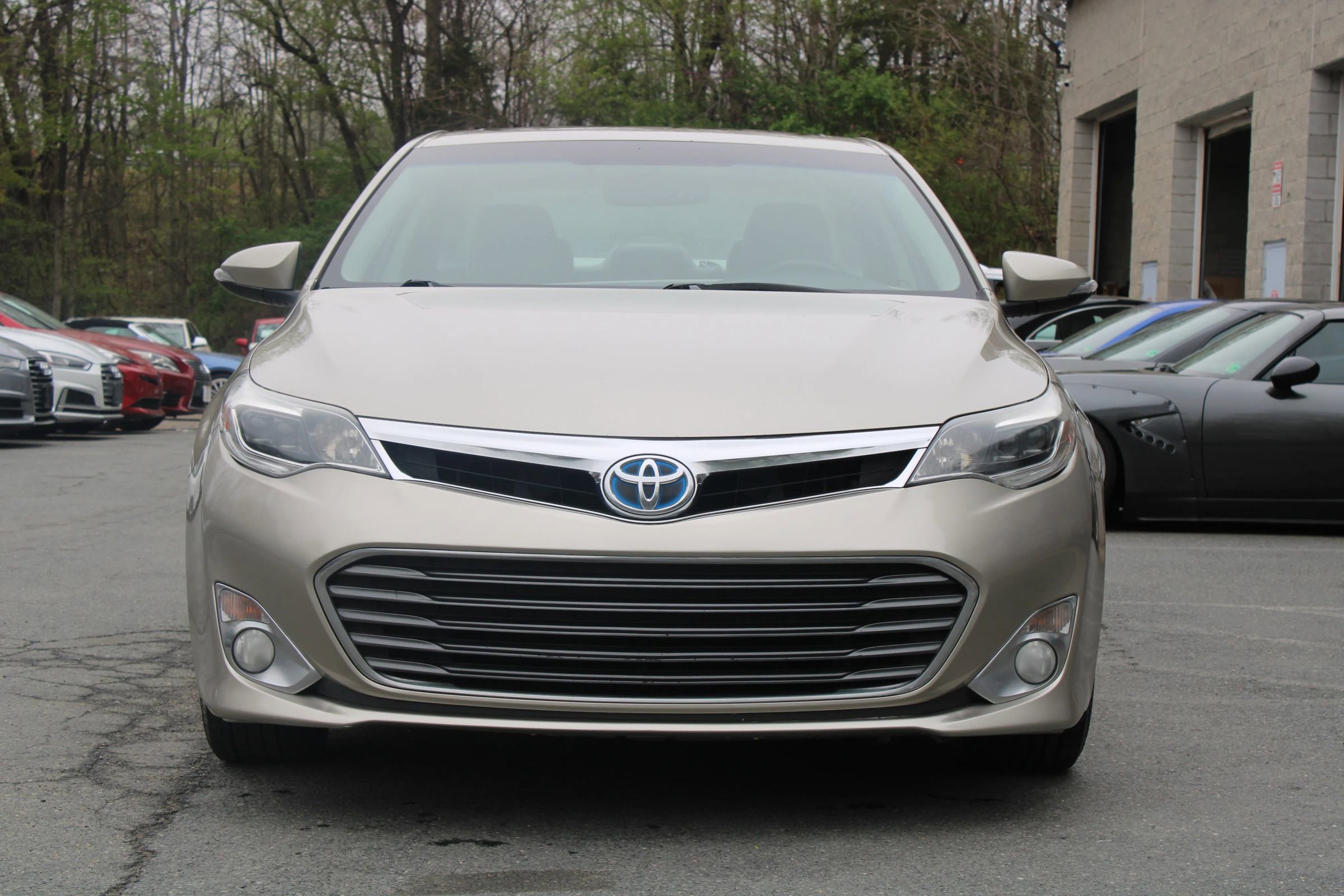 Used 2015 Toyota Avalon XLE Touring image 2