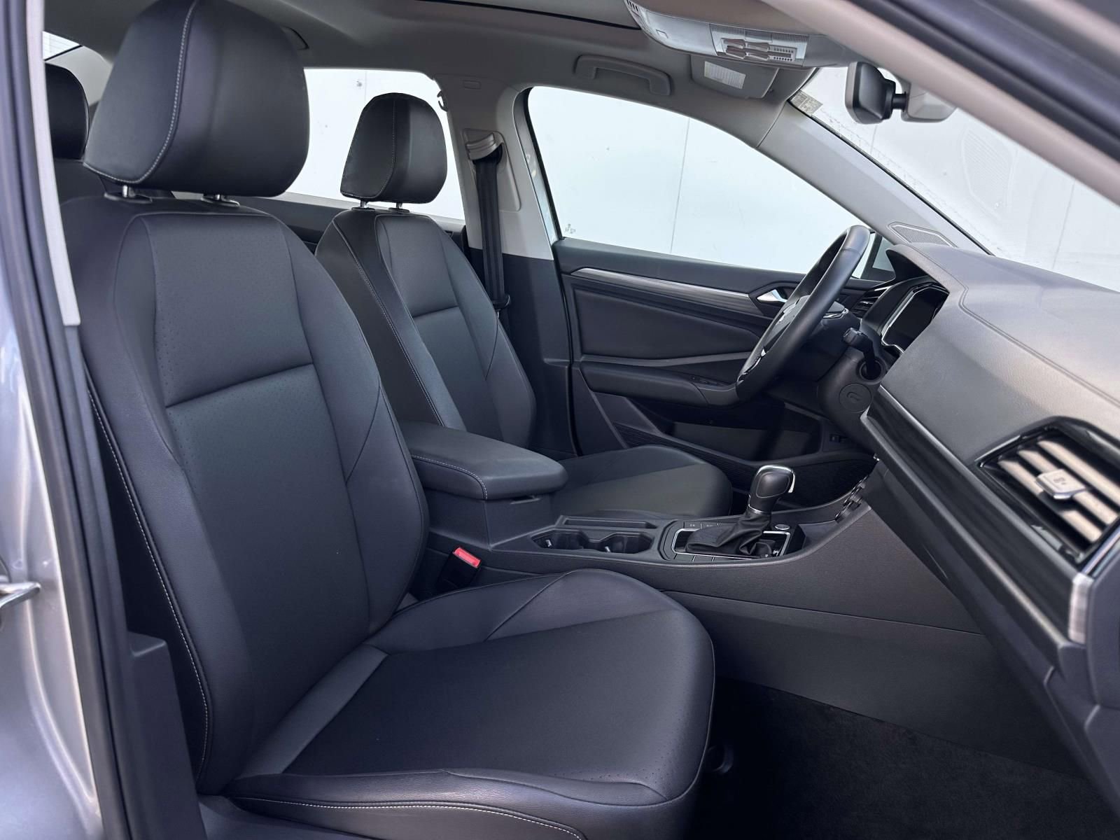 Used 2019 Volkswagen Jetta SEL w/ Cold Weather Package FWD image 10