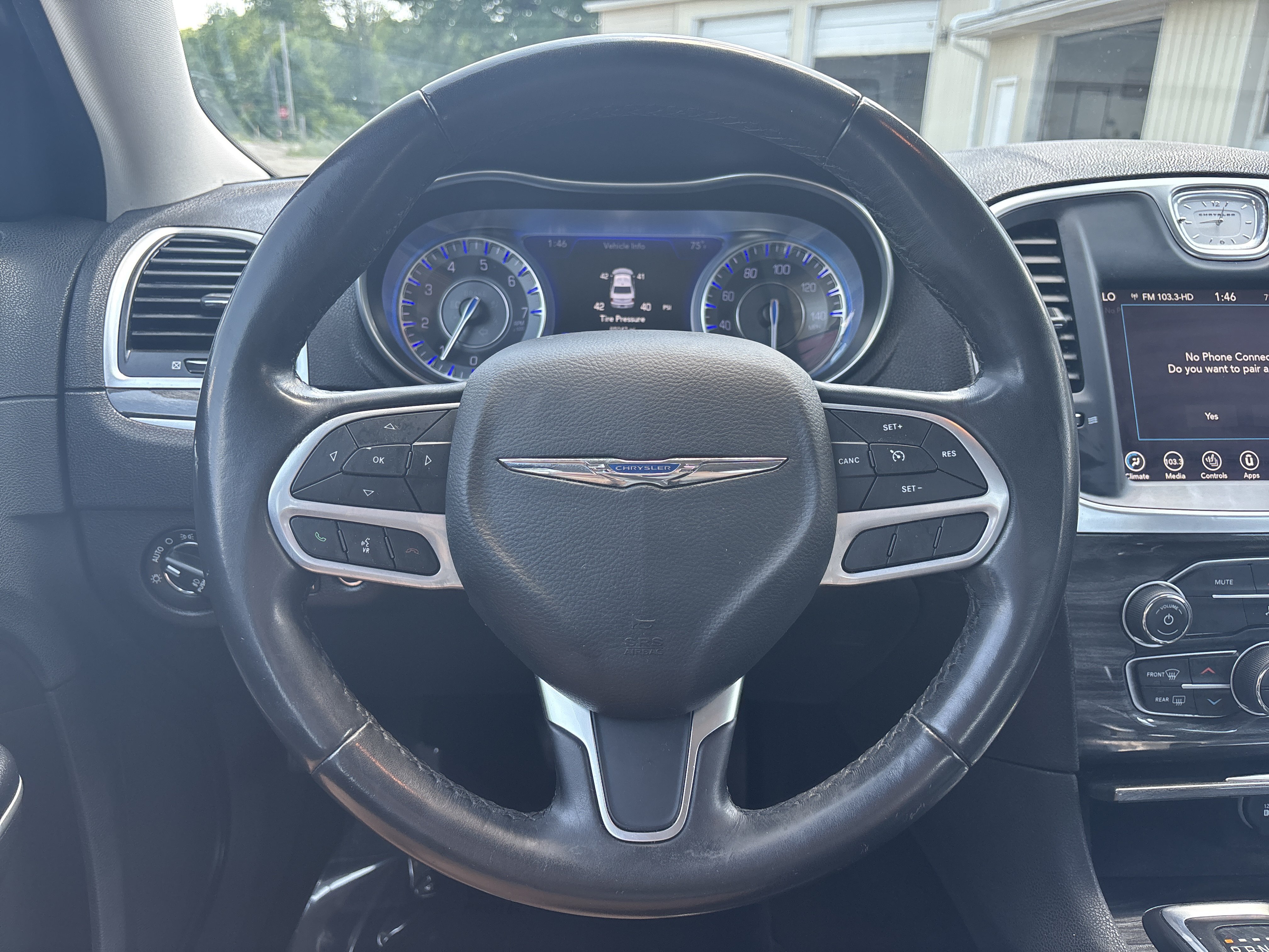 Used 2020 Chrysler 300 Touring L w/ Value Package RWD image 27