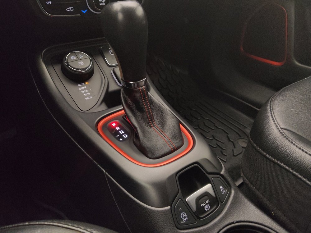 Used 2019 Jeep Compass Trailhawk w/ Cold Weather Group AWD/4WD image 26