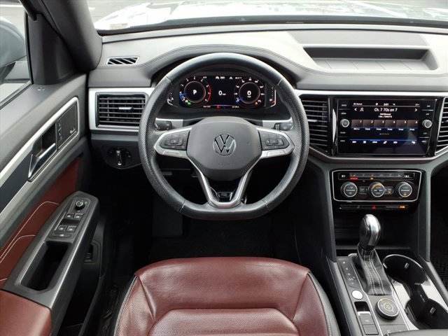 Used 2022 Volkswagen Atlas Cross Sport SEL Premium R-Line image 7