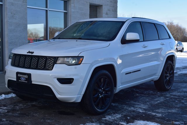 Used 2018 Jeep Grand Cherokee Altitude image 9