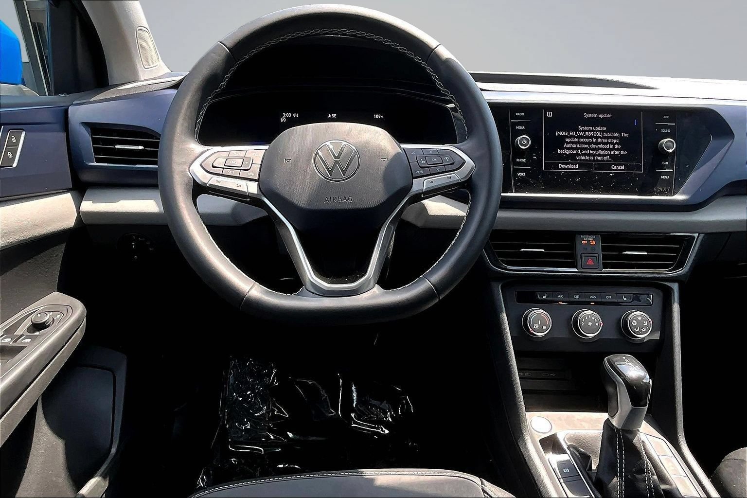 Used 2022 Volkswagen Taos SE AWD/4WD image 8