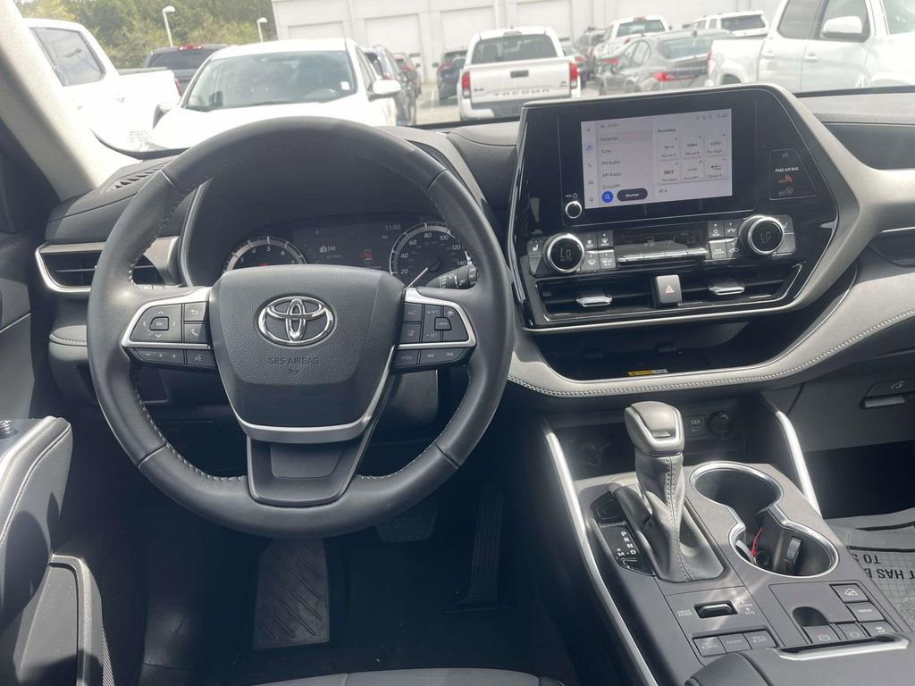 Used 2023 Toyota Highlander XLE image 53