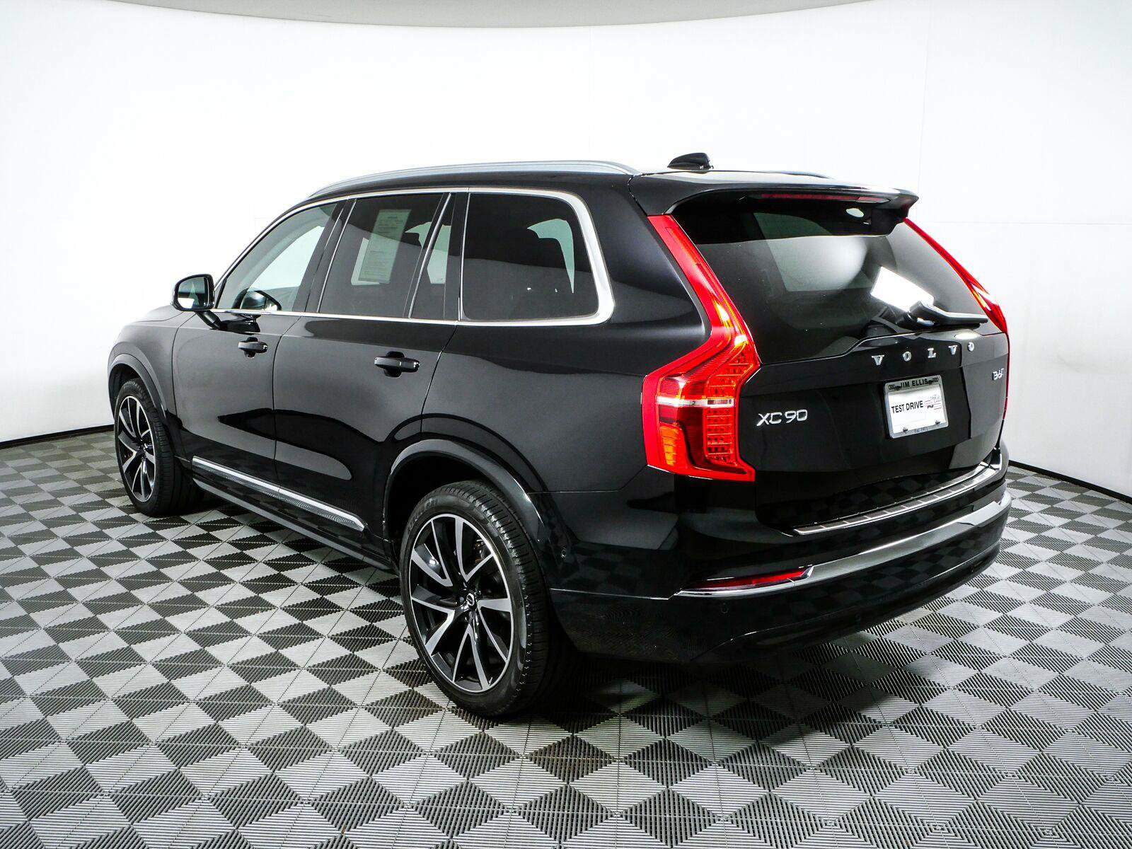 Used 2023 Volvo XC90 B6 Plus w/ Protection Package Premier AWD/4WD image 27