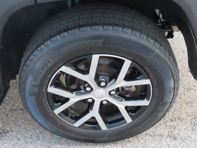 Used 2023 Jeep Grand Cherokee Limited image 21