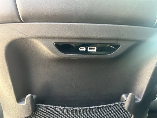 Used 2025 Chrysler Pacifica Limited FWD image 27