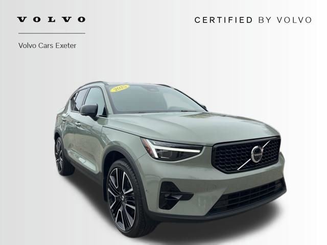 Certified 2025 Volvo XC40 B5 Ultra AWD/4WD image 1