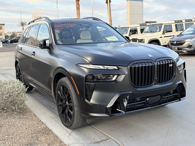 Used 2024 BMW X7 M60i image 3