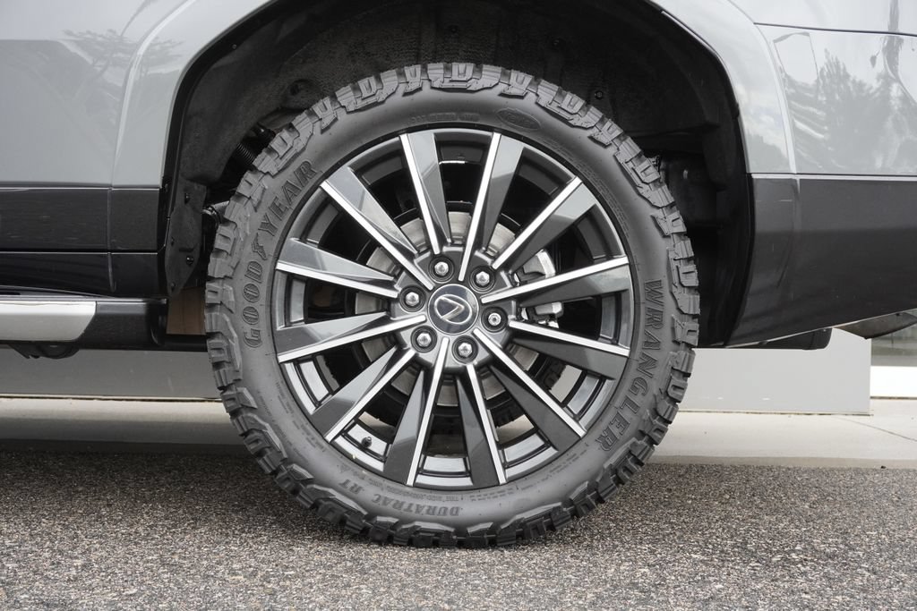 Used 2024 Lexus GX 550 w/ Accessory Package (Z1) AWD/4WD image 33