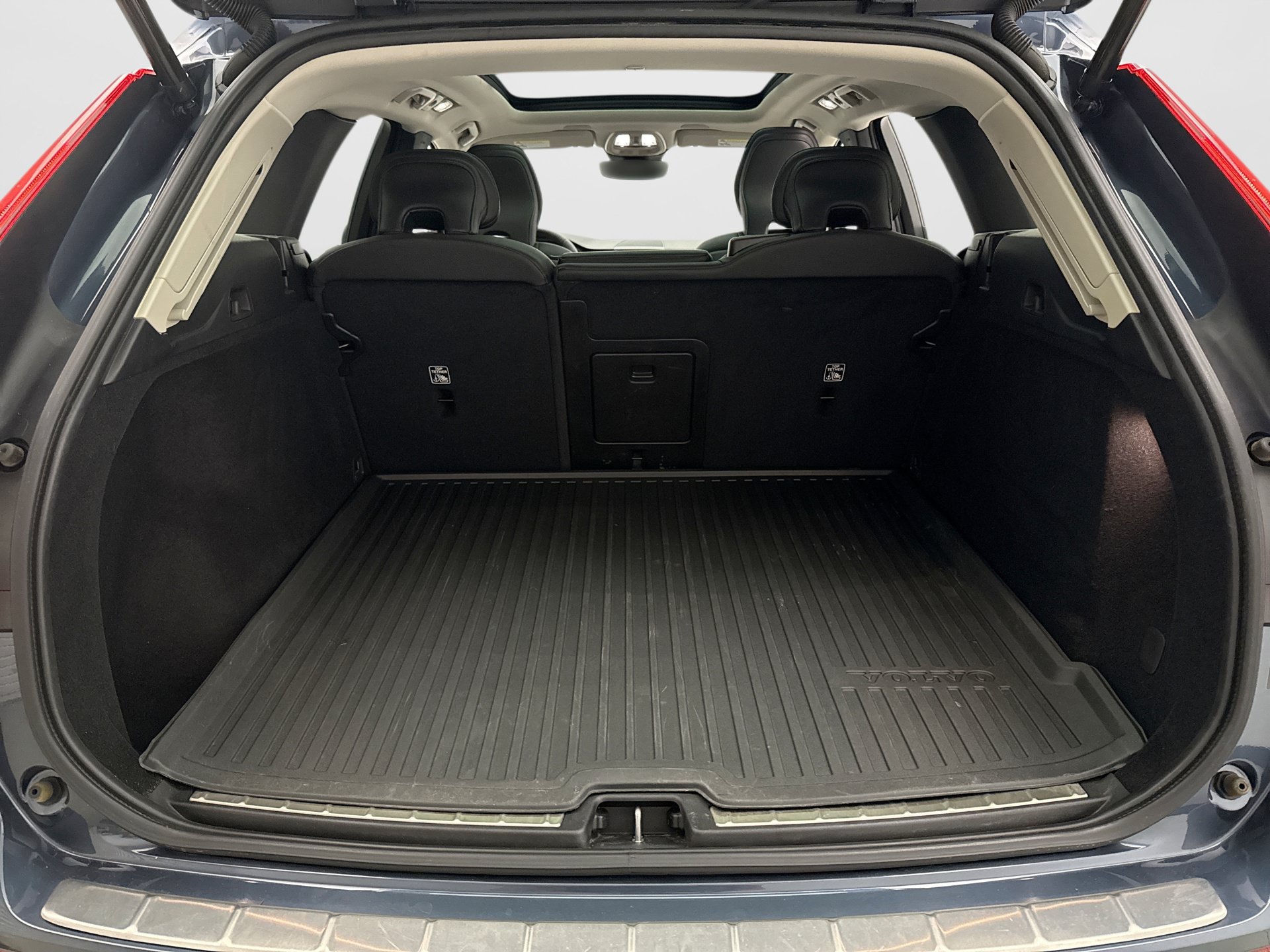 Used 2022 Volvo XC60 B5 Momentum w/ Climate Package AWD/4WD image 20