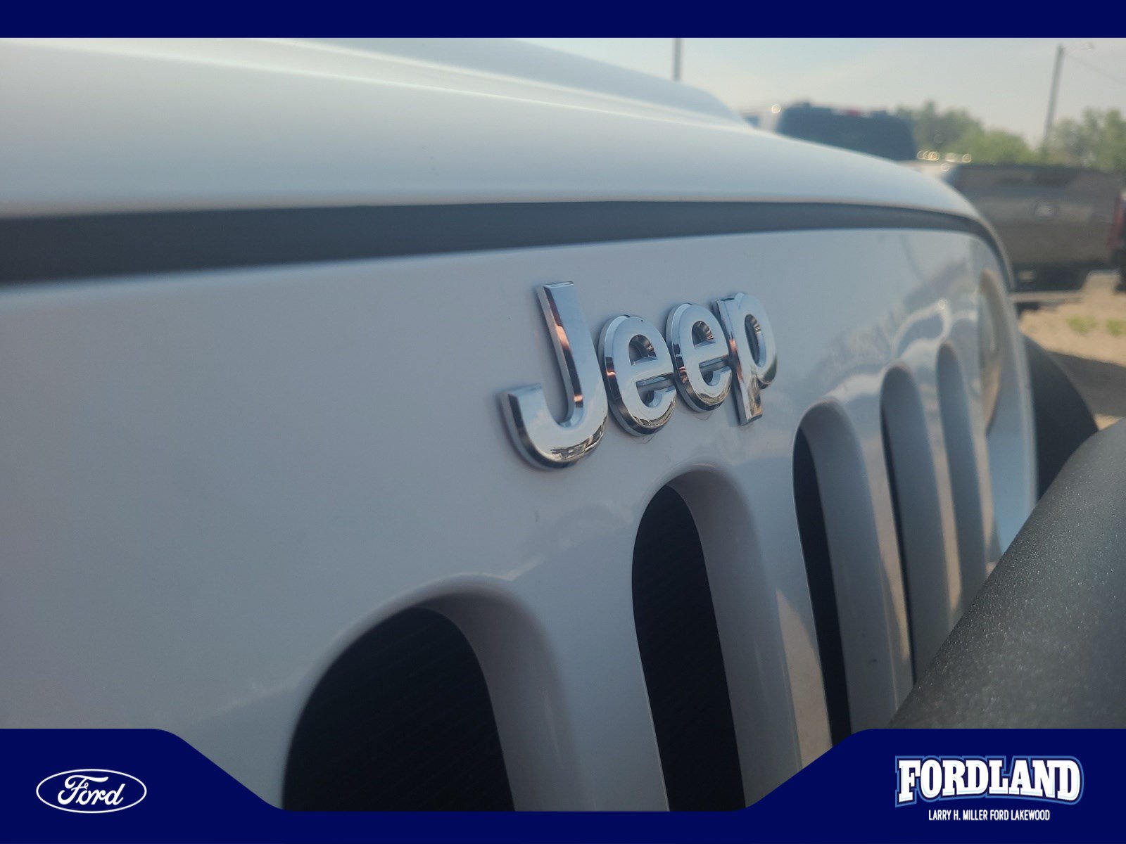 Used 2015 Jeep Wrangler Unlimited Rubicon w/ Dual Top Group AWD/4WD image 23