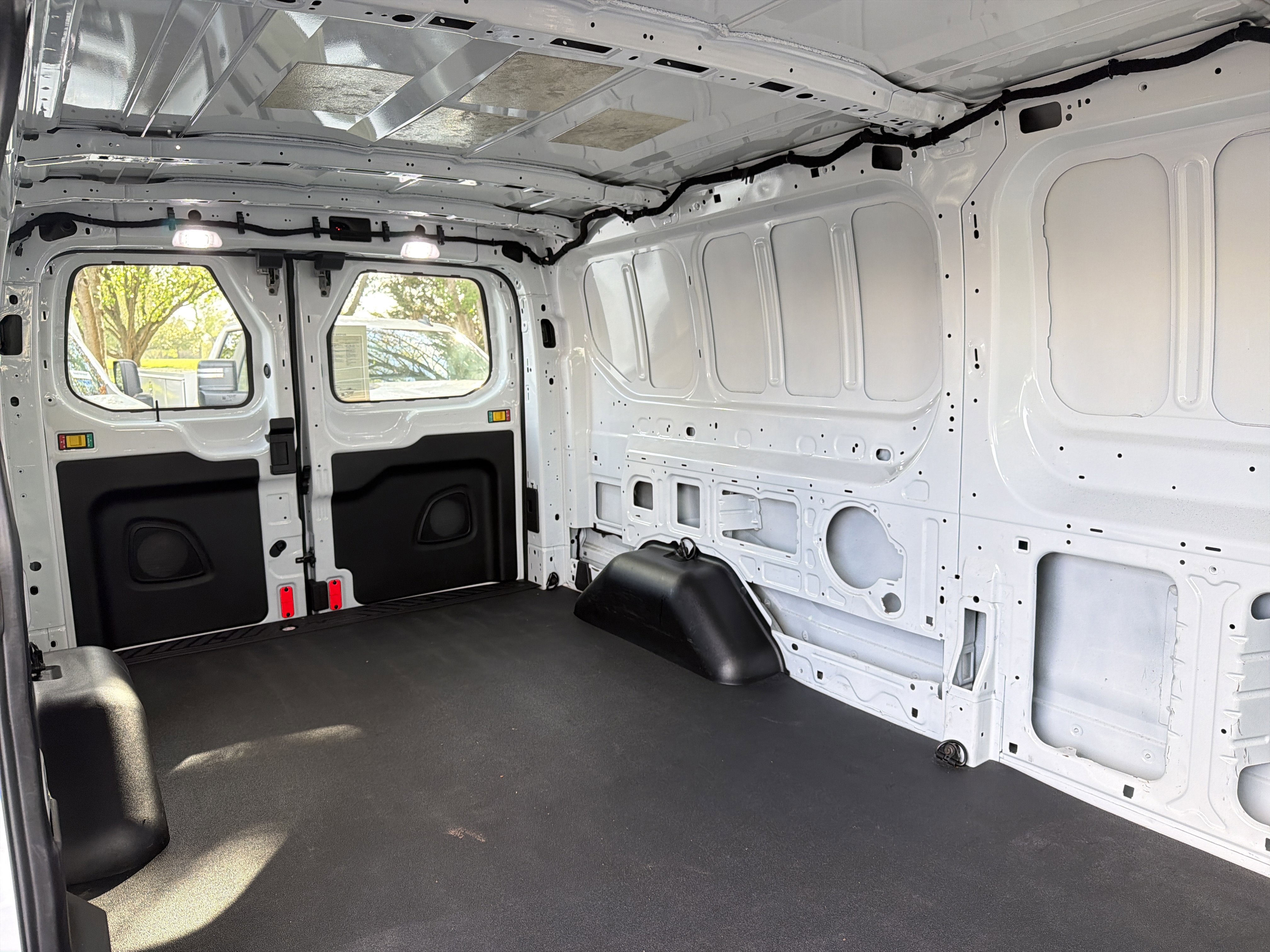 Used 2019 Ford Transit 250 148 Low Roof image 26