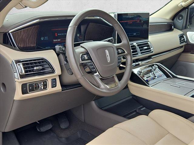 Used 2024 Lincoln Navigator L Reserve AWD/4WD image 9