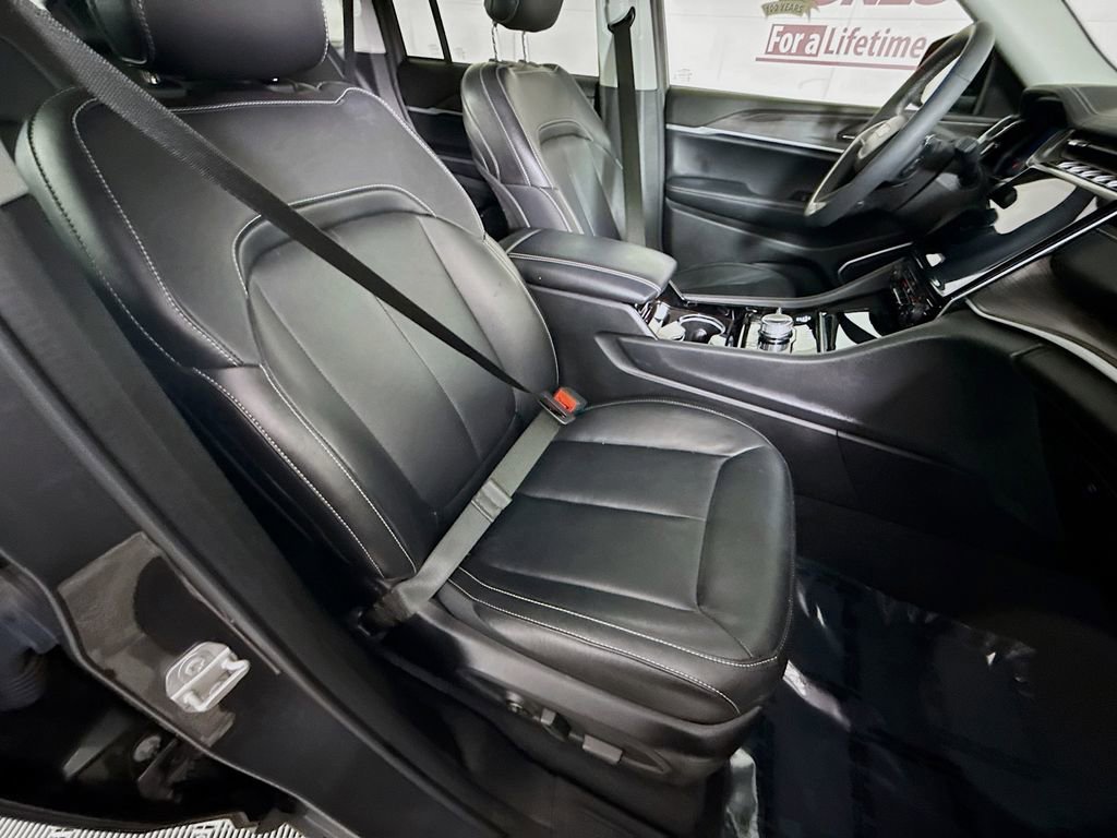 Used 2022 Jeep Grand Cherokee Limited 4xe image 34