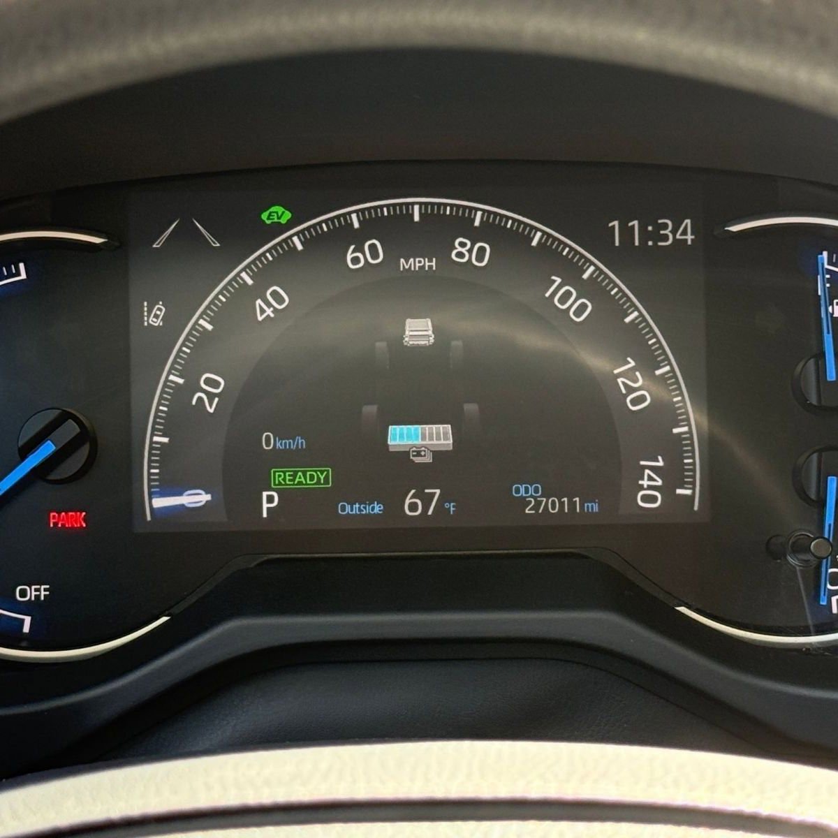 Used 2025 Toyota RAV4 LE image 40