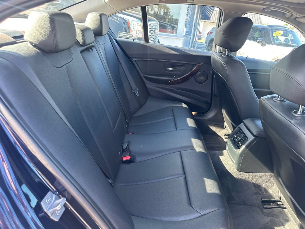 Used 2014 BMW 320i xDrive Sedan AWD/4WD image 29