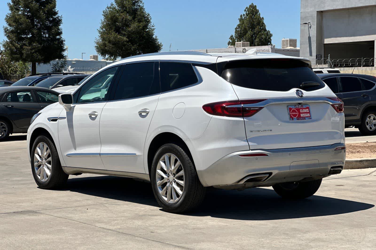 Used 2020 Buick Enclave Premium w/ Sun and Sites Package FWD image 7