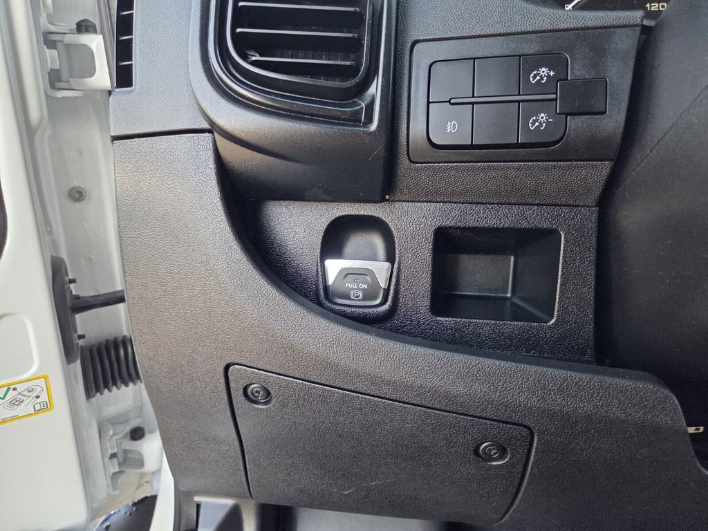 Used 2025 RAM ProMaster 2500 w/ Convenience Group FWD image 21
