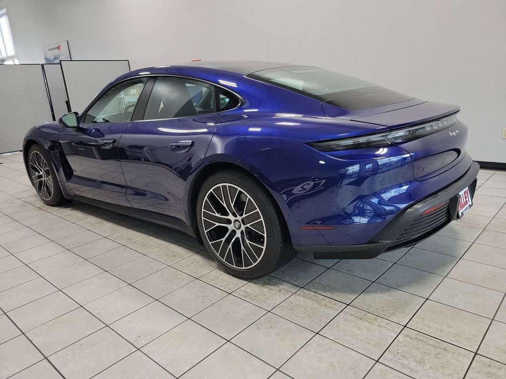 Used 2021 Porsche Taycan image 21