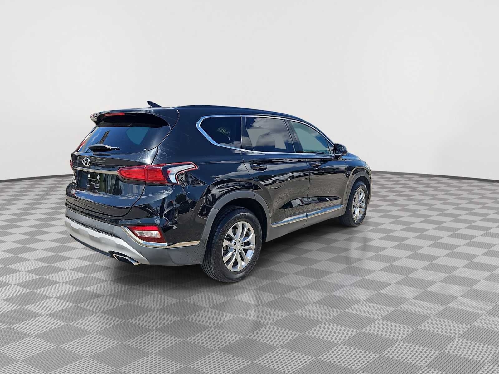 Used 2019 Hyundai Santa Fe SEL FWD image 8
