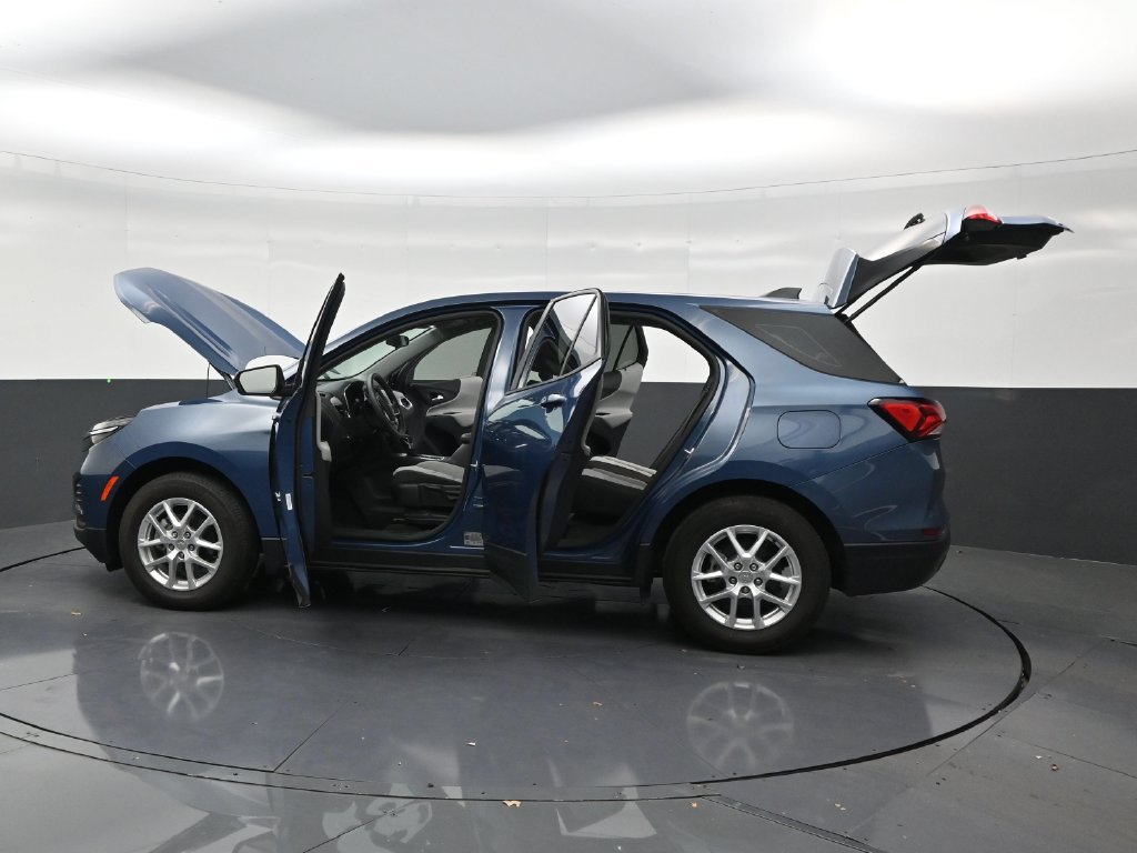 Used 2024 Chevrolet Equinox LS FWD image 27