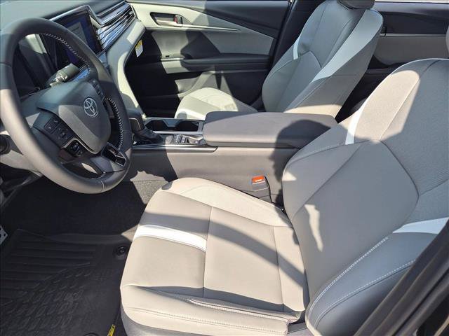 New 2026 Toyota Camry SE FWD image 4