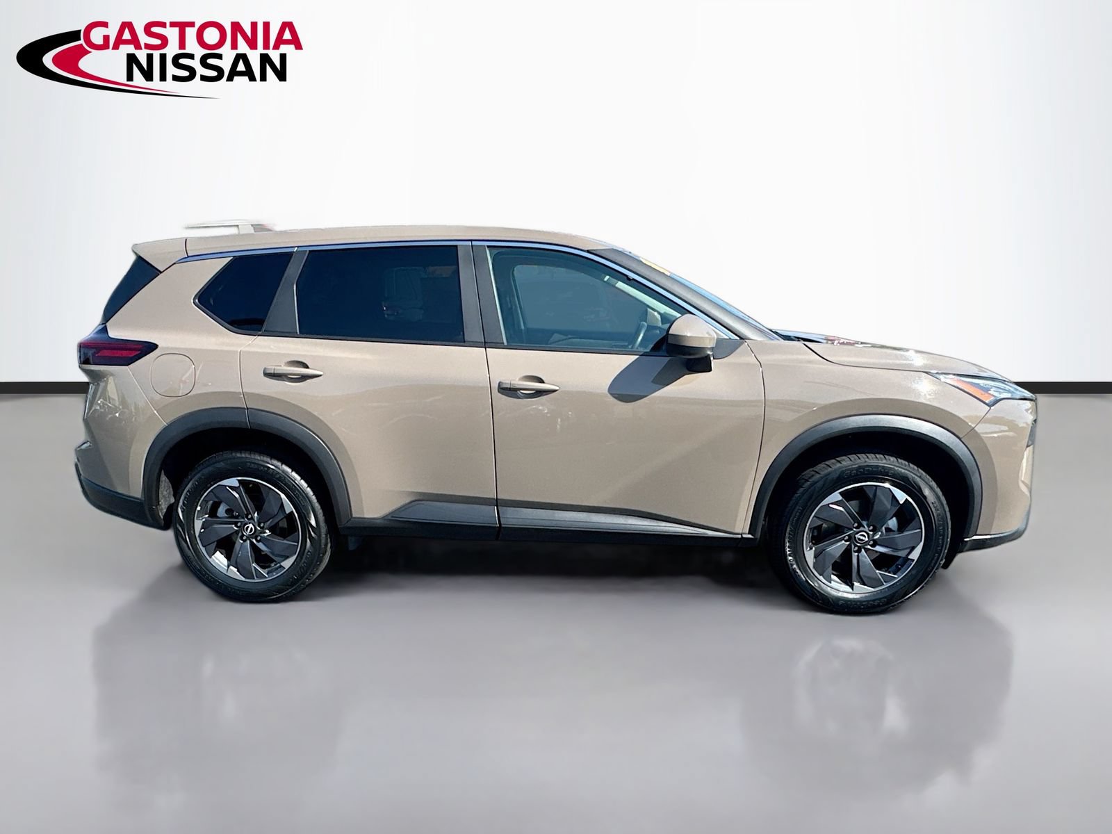 Used 2025 Nissan Rogue SV FWD image 10